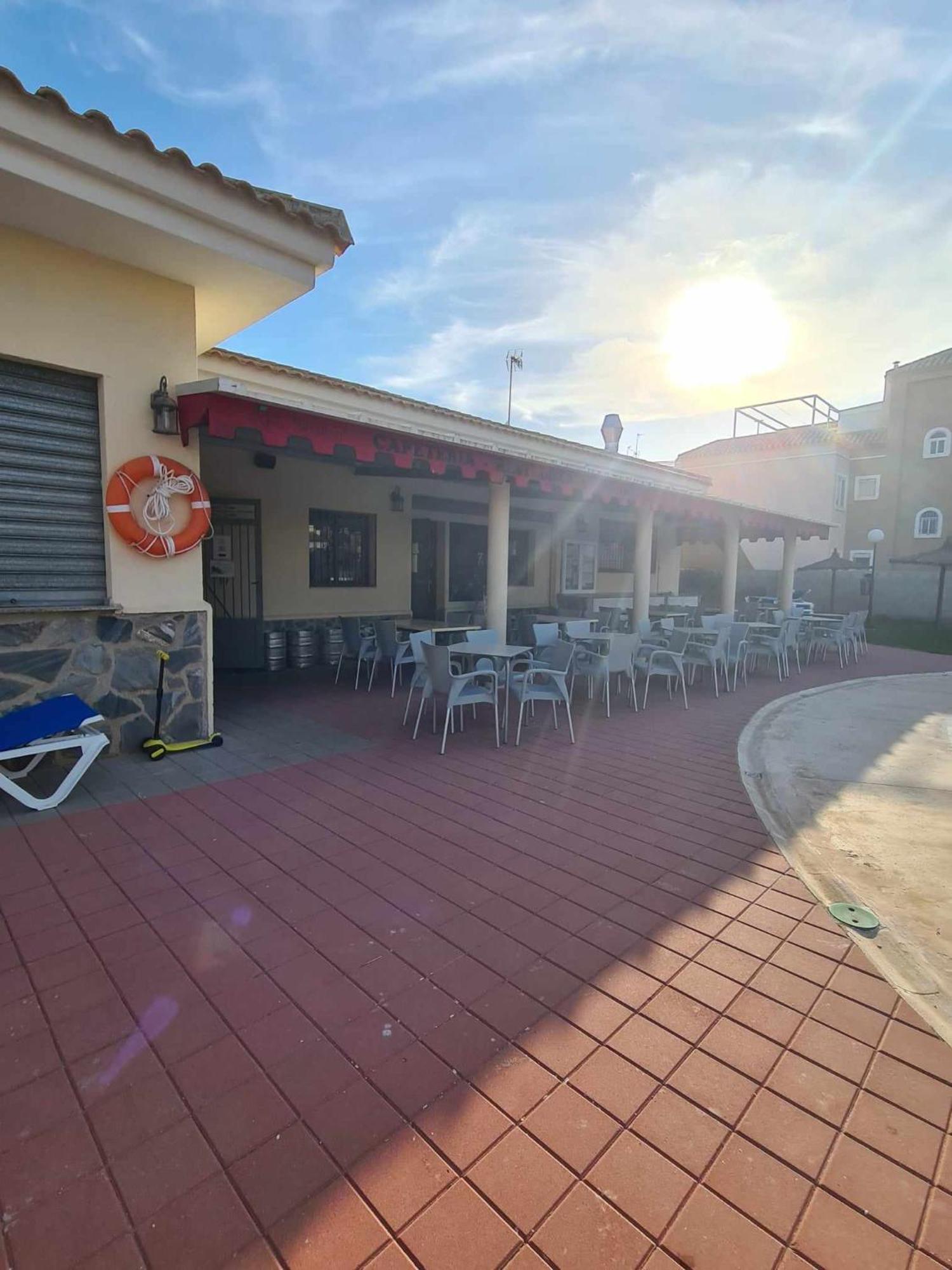 Alex Bungalow Apartment Torrevieja Ngoại thất bức ảnh